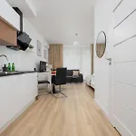 Wonderful Close To Paley And Medicover With Garden View Appartement