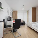 Wonderful Close To Paley And Medicover With Garden View Appartement