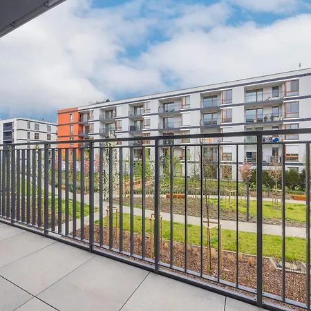 Wonderful Close To Paley And Medicover With Garden View Apartment Warschau