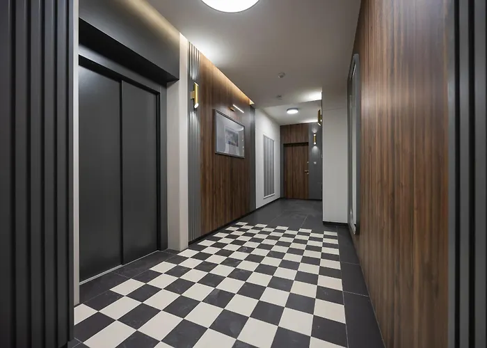 Wonderful Close To Paley And Medicover With Garden View *