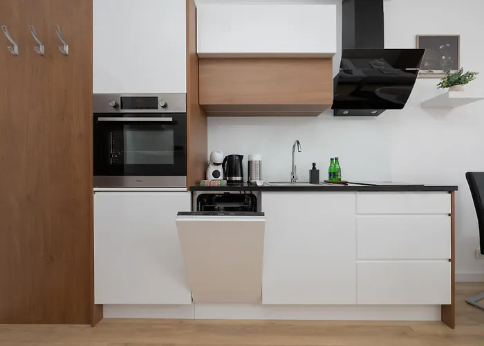 Wonderful Close To Paley And Medicover With Garden View * Warsaw