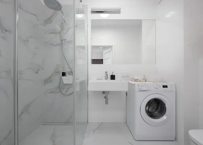 Wonderful Close To Paley And Medicover With Garden View *