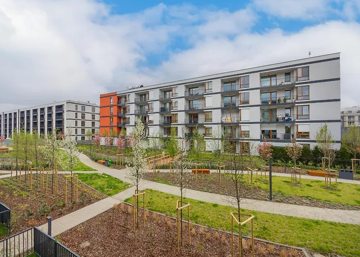 Apartamento Wonderful Close To Paley And Medicover With Garden View Varsovia