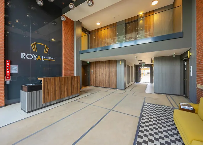 Wonderful Close To Paley And Medicover With Garden View *